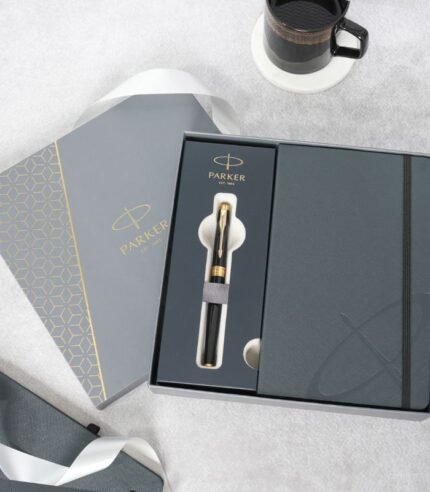 Parker Giftset Aster Matte Black GT Rollerball Pen + Large Black Notebook
